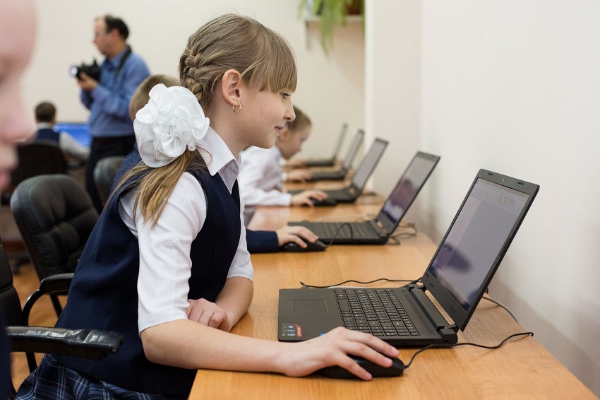 В краевом Роспотребнадзоре рассказали, сколько минут в день пермским школьникам разрешено пользоваться компьютером