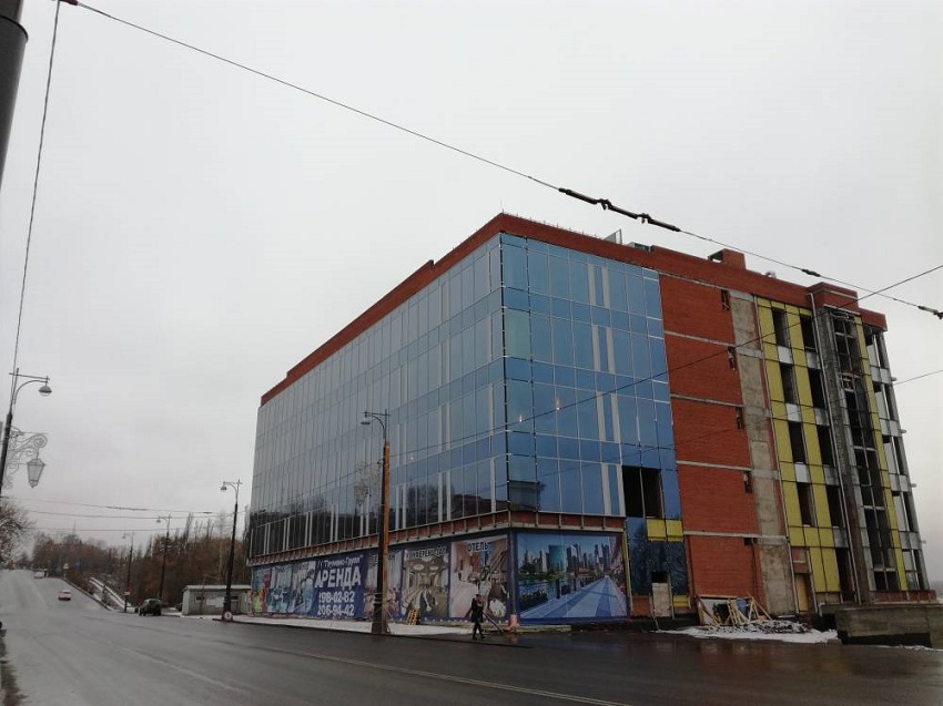 В Перми «стеклянный» ТЦ у речного вокзала может открыться в ноябре