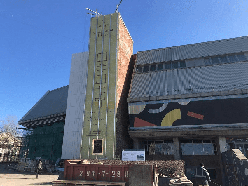 Ремонт фасадов УДС «Молот» в Перми завершен на 70% 