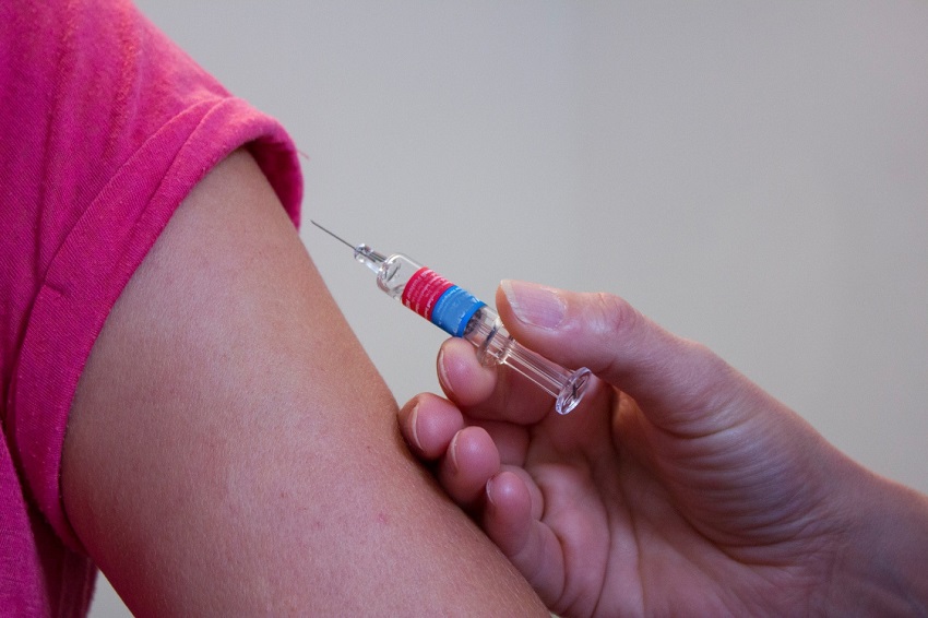 В Пермском крае не отменяют бесплатные прививки от коронавируса